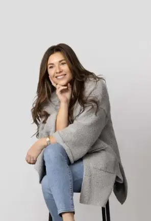 ayla-white-vancouver-realtor